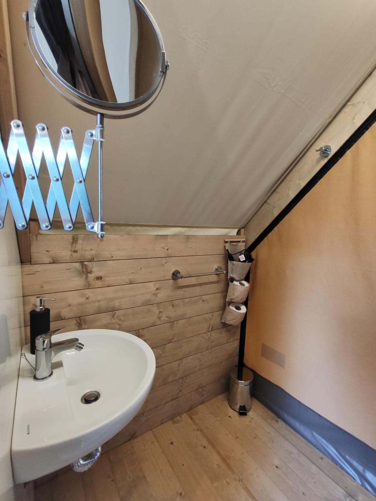 Lieve Agriglamping Experience Luxe tent Albosaggia
